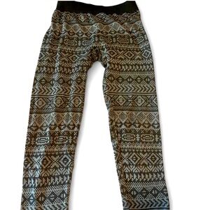 Wallflower Black and Gray Geometric Leggings